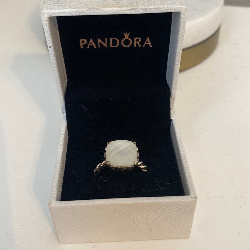 Pandora Sincerity Mother of Pearl Ring